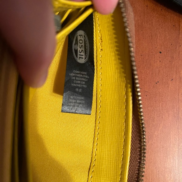 Fossil Zip Clutch with Wrist Strap - Picture 3 of 5